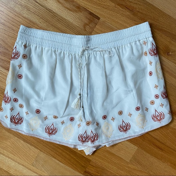 Rachael & Zoe Embroidered White Shorts Stephanie - Picture 4 of 15
